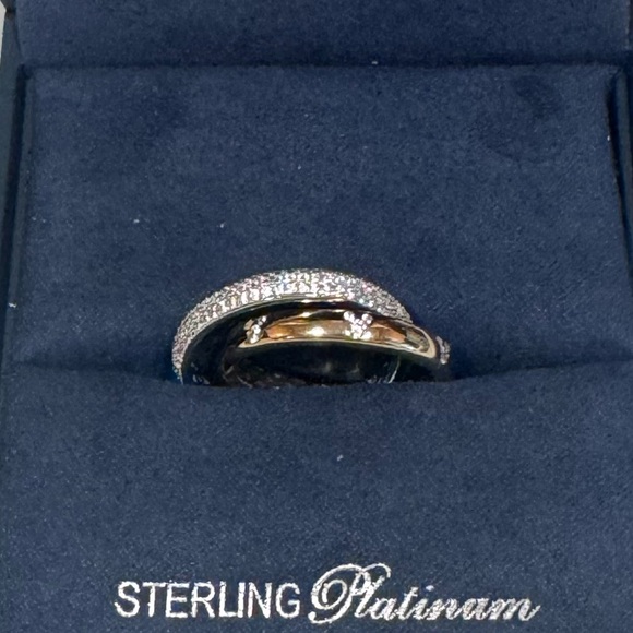 NEW 2025 CRISLU Disney Mickey Mouse Rolling Ring Disneyland Exclusive Size 7 - Picture 2 of 7